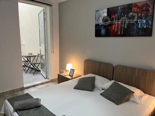 F7 Room 1, Private Double room with private bathroom in shared Flat, Msida (Foto 9)