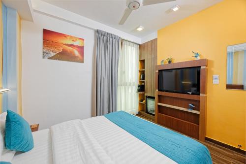 Deluxe Double Room (Free Return Airport Transfer and 10% off on Food & Beverage) image 7