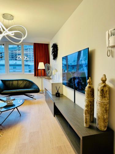 Urbanstay Suites Grand Place Luxury Apartment - image 5