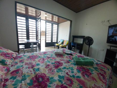 Apto-bano privado y area de trabajo para ti solo in Acacias