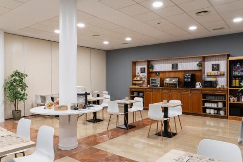 อาหารและเครื่องดื่ม, Hotel Alda Malvasía (Hotel Alda Malvasia) in ฮาโร