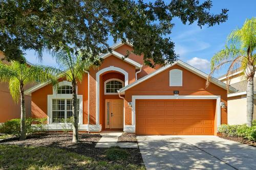 Pixar Movie Playhouse - 4 bed family pool home in Davenport, USA