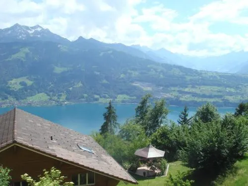 Apartments Seeblick mit Anbindung an ein 4-Sterne-Hotel in Beatenberg, Schweiz