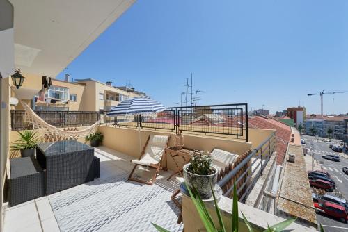 Calm & Relaxing Apartment w/ Terrace in Almada, Almada (fotografie 2)
