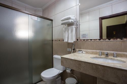 Deluxe Double Room with Balcony image 6