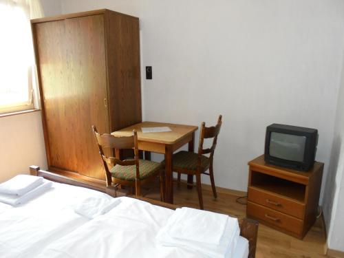 Standard Double Room with Shared Bathroom and Toilet