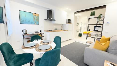  White Loft Bellini living apartments in Chioggia