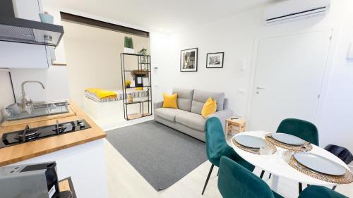  White Loft Bellini living apartments in Chioggia