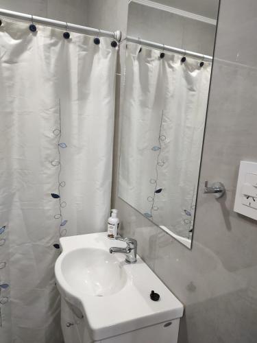Shower, La Plaza MONOAMBIENTE in Sunchales