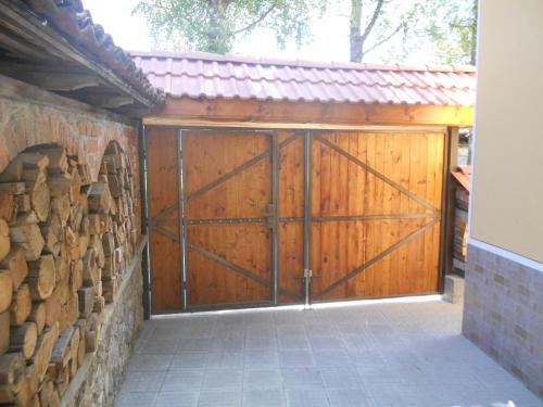 Guest House Tsenovi - image 11