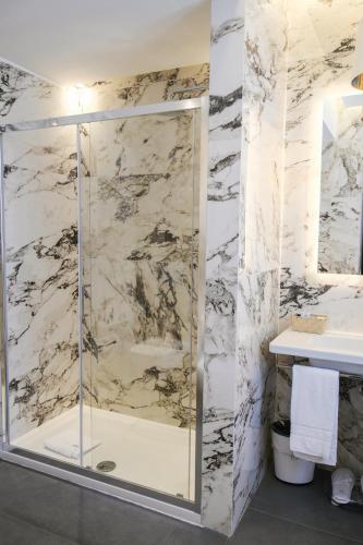 Stendhal Luxury Suites - image 9