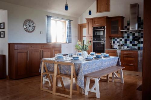 Beautiful Cornish Home "High on the Cliffs"