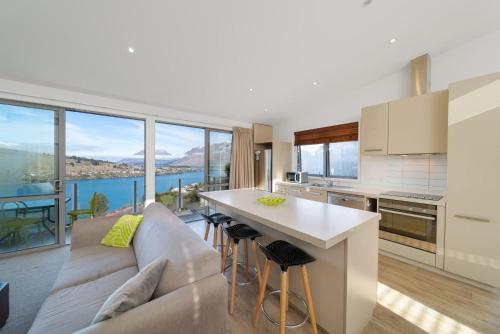 Top of the Lake - Queenstown Holiday Homes