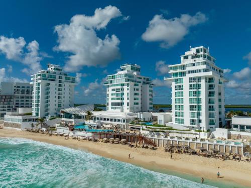 Beachfront Ocean View-boutique apartment •Gym •Spa, Cancún (photo 9)