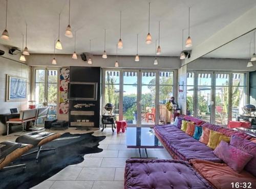 Promenade des Anglais Center Sea and Beach front design flat with Private Garden, Nice (photo 2)