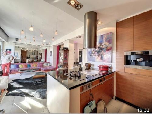 Promenade des Anglais Center Sea and Beach front design flat with Private Garden, Nice (photo 10)