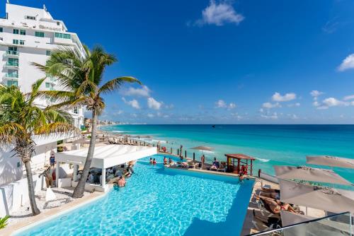 Beachfront Ocean View-boutique apartment •Gym •Spa, Cancún (photo 3)