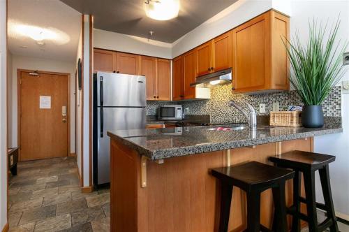Bright 2 bedroom and loft suite in the Wildwood Lodge in Whistler, Canada