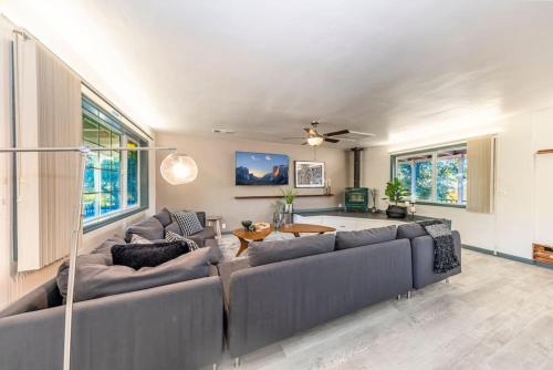 Starry Night Cabin at Sky Ranch in Oakhurst