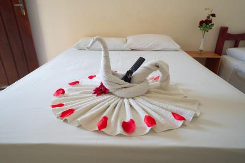 1 double bed, 2 twin beds
