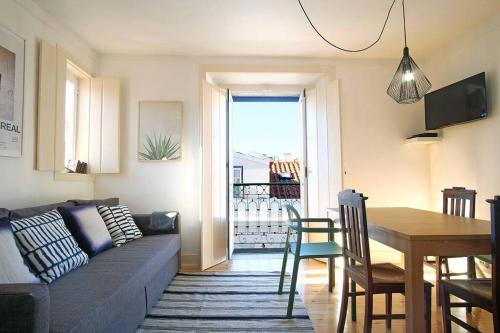 BH4E-3br with view in Heart of Bairro Alto - Bright