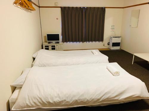 2 futon beds
