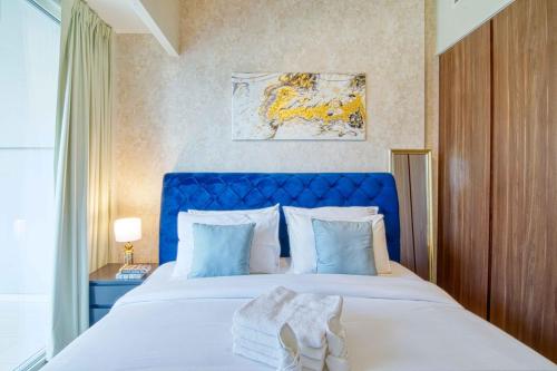 2 BR with Burj Khalifa View - image 7