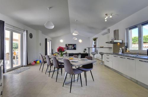 Villa mit Pool und klimatisierten Schlafzimmern, Vodnjan (foto 9)