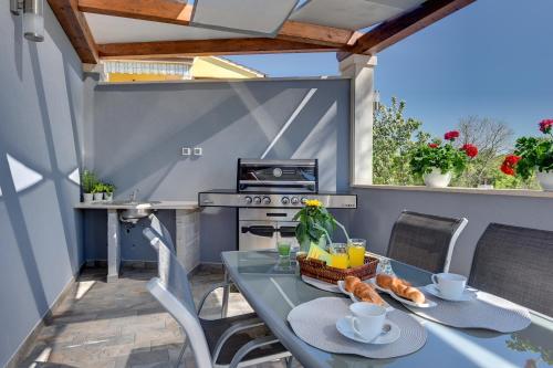 Villa mit privatem Pool, WLAN, Klima, Sonnenterrasse und Grill