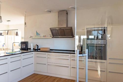 Kitchen, Hus im Lee un Luv in Olpenitz