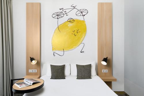 Standard Double Room image 1