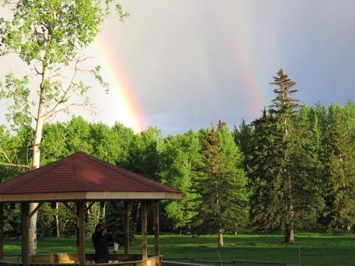 Black Cat Guest Ranch - Accommodation - Brule Mines