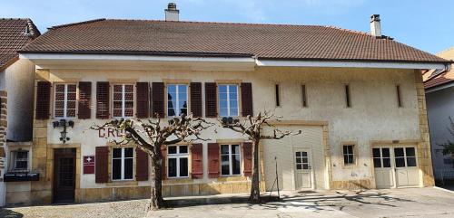  Restaurant Croix Blanche, Pension in Sugiez bei Jeuss