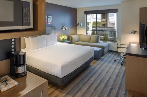 King Room image 4