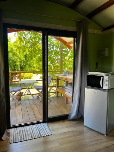 מרפסת, Cheratof in Bourail