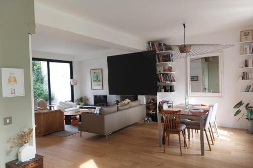 Spacious family house close to Paris - Location saisonnière - Puteaux