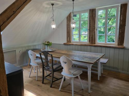 NEU! Alte Schule Jarnsen Oberstübchen mit Balkon (NEU! Alte Schule Jarnsen Oberstubchen mit Balkon) in Eldingen