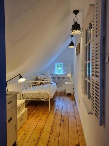 NEU! Alte Schule Jarnsen Oberstübchen mit Balkon (NEU! Alte Schule Jarnsen Oberstubchen mit Balkon) in Eldingen