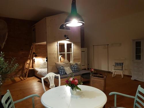 NEU! Alte Schule Jarnsen Klassenzimmer in Eldingen
