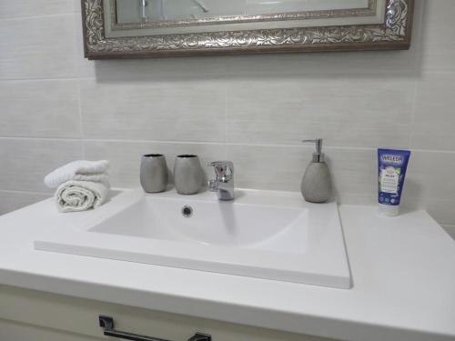 Apartment image 9