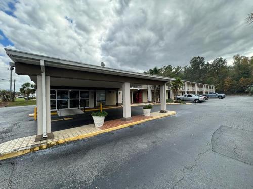. Heritage Inn
