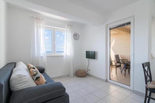 One-Bedroom Apartment with Terrace and Sea View