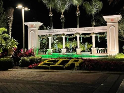 4 BED 3 BATH IN A GATED COMMUNITY WITH POOL villa - image 2