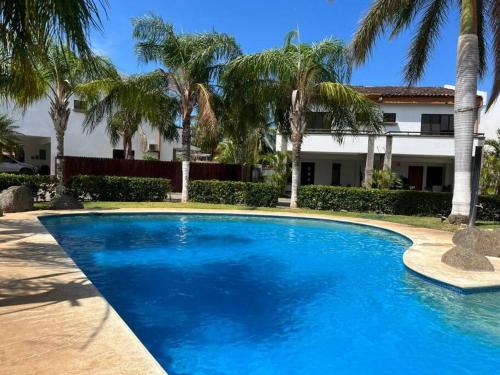 Full condo in Tamarindo, CR