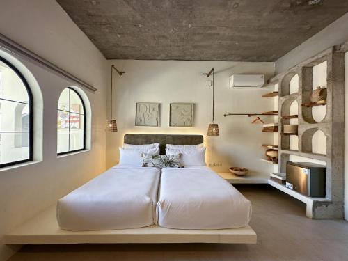 508572117 El Tropico Boutique Hotel