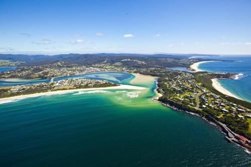 ที่เที่ยวใกล้ที่พัก, Balconies Dolphincove in เมอริมบูล่า