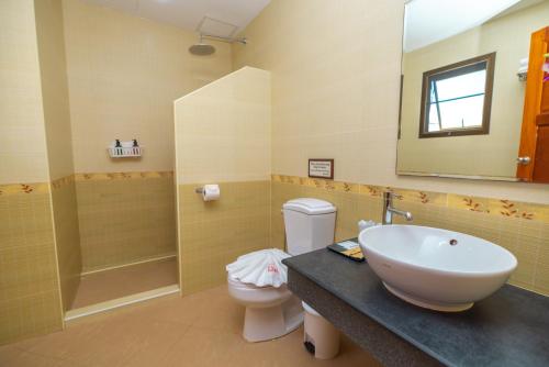 room detail thumbnail 2