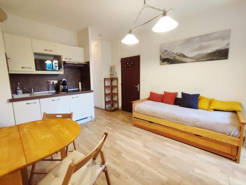 廚房, Le petit Vénasque, T2, jardin, parking, 4 personnes (Le petit Venasque, T2, jardin, parking, 4 personnes) in 聖馬麥特