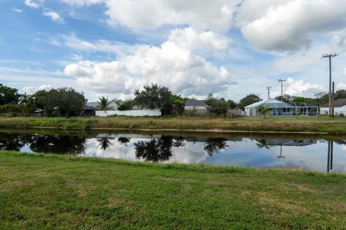 Royal Equestrian Haven a Luxury Paradise Escape with Pool in Royal Palm Beach, USA