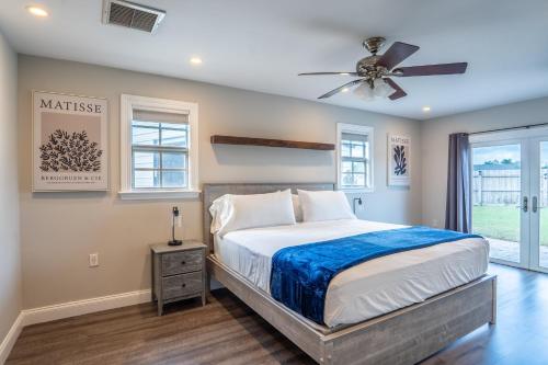 Royal Equestrian Haven a Luxury Paradise Escape with Pool in Royal Palm Beach (FL)